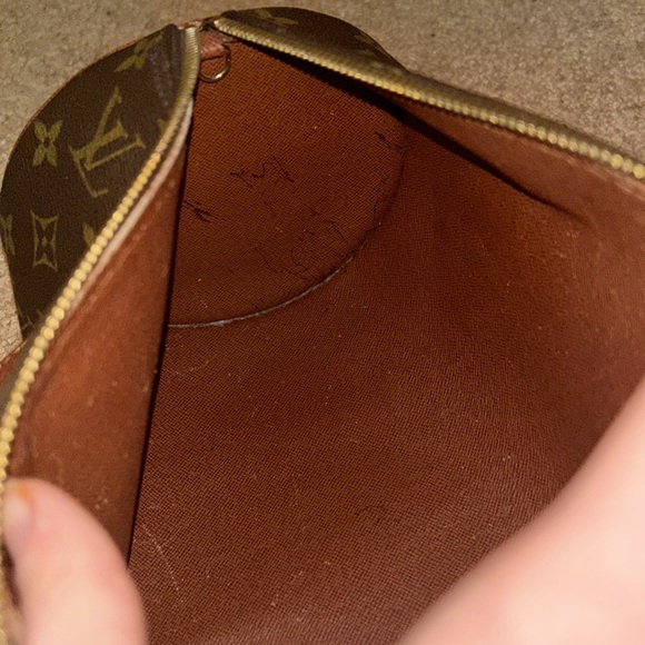 Louis Vuitton Bag - Picture 4 of 7